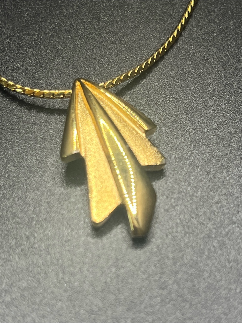 Vintage Monet Gold Tone Geometric Pendant Necklace Signed - Picture 6 of 8